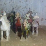 Beeldjes in de nissen van de graftombes van de kleinzoon van de Keizerin