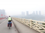 Ochtendnevel bij vertrek uit Hechuan