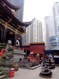 Arhat tempel, ingepakt door wolkenkrabbers