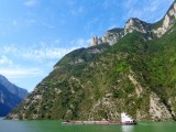 Bulkvaart voor de Goddess Mountain (zie je dat minuscule mensfiguurtje in het midden op de berg?)