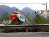 Begraafplaatsje langs de 209 op weg naar Longshan