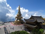 Boven op de Emeishan