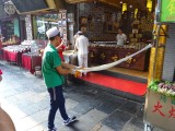 Nougat-trekker en op de achtergrond Nougat-mepper