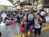 Station voor nachttrein richting Surat Thani
