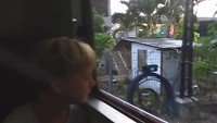 De trein rijdt
