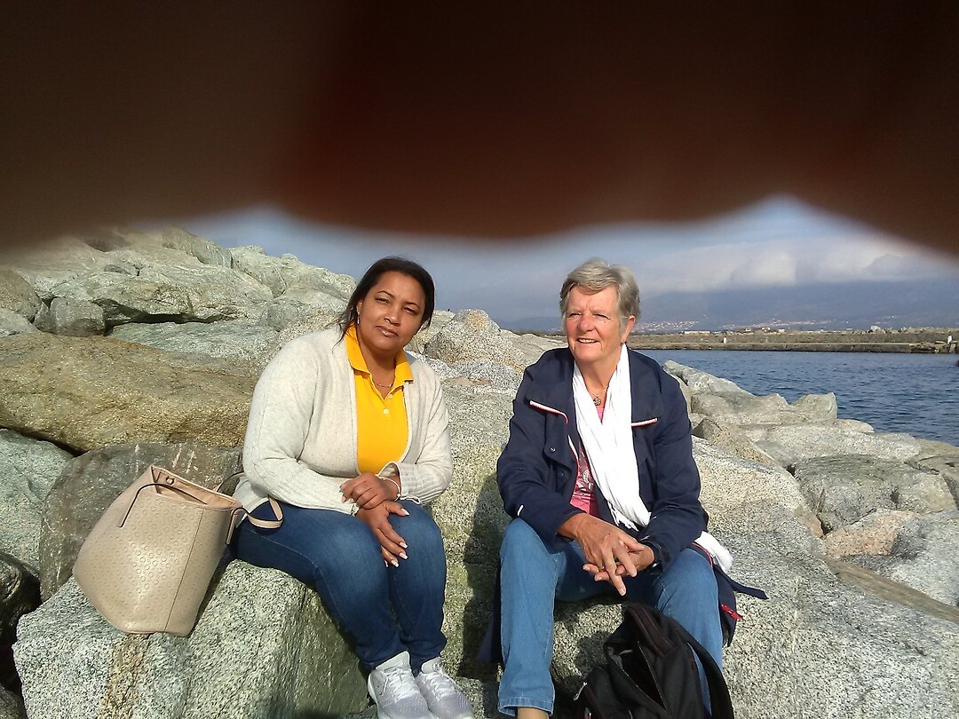 Vicky en ik heerlijk aan het strand