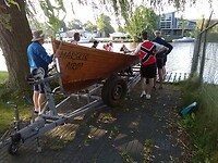 Bijna in het water