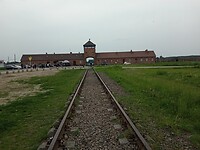 Bekend plaatje. Ingang Birkenau