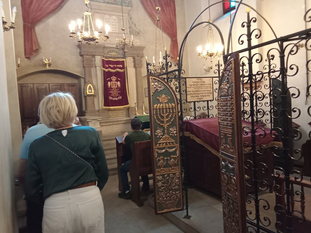 In een van de drie synagoge