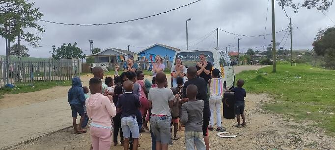 Outreach in Dam Se Bos