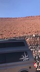 Tussen enorme rotsen