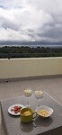 Aperitieven op ons terras