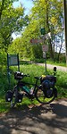 Wegwijzer met eerste routebordje