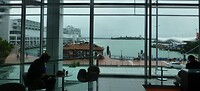 uitzicht vanaf de Downtown Ferry Terminal in Auckland