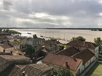 de Dordogne wordt bereikt, waar is de brug?