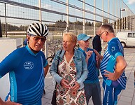 Cora spreekt Gert moed in en Paul geeft Sjef de laatste instructies