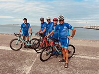 op de achtergrond zie je de Oosterscheldekering bij Neeltje Jans