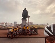 op de Boulevard in Vlissingen maak ik snel een selfie van het Standbeeld van Michiel de Ruyter