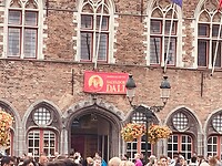 een Dali tentoonstelling in museum onder de Belfort