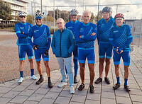 Dirk, Gert, Sjef, Paul, Cees A, Cees S en Cees Z klaar voor vertrek, zonder  Piet en Cleem.