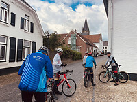 in het stadje Thorn vertelt Paul ons de geschiedenis van de witte huizen