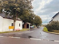 achter de Wendelinus Kapel in Scheuren hebben we een cola-stop in een stadsparkje