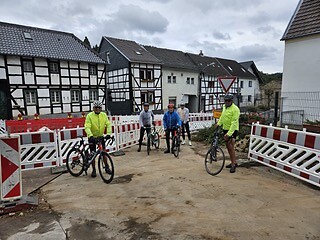 in Bad Münstereifel zijn nog veel wegopbrekingen na de overstroming
