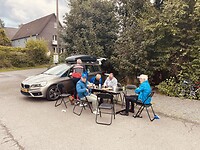 Sjef had voor ons de picknicktafel opgezet in Winterborn
