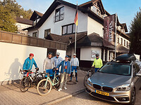 we hebben er weer zin in, vandaag fietsen we door Sauerland