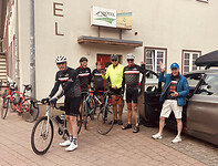 Sjef geeft het startschot voor etappe 8 naar Münster