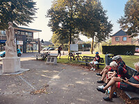 in Zelhem maken we een stop bij het verzetsmonument