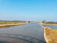 hier passeren we de Gelderse IJssel bij Doesburg
