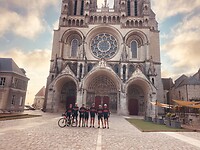Een fotomoment voor de Baselique van Laon, de kerk is op dit tijdstip nog gesloten