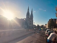 Na het vertrek passeren we in de ochtendzon de Notre-Dame-en-Vaux in Châlons