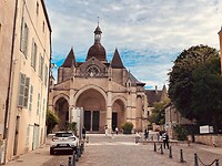 Basilique-Collégiale Notre Dame van Beaune, een kerk uit de 16e eeuw