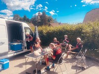 De uitgestelde lunch door het ophalen van de koffie thermoskan in Bourg en Bresse