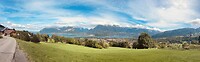 Op deze panorama foto zie je het lange Meer meer in de breedte.