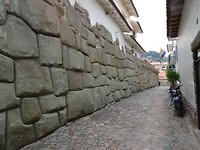 Muur uit de Inka tijd