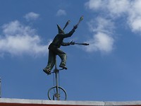 Candelaria beeld op een gebouw