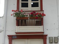 Raam met balkon