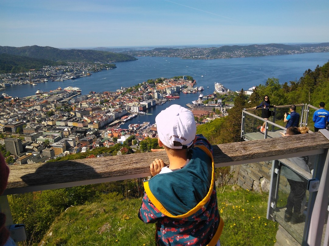 View over Bergen from top of Floybanen