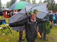 Inge as Midsommar pole