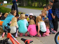 Getting instructions about the treasure hunt