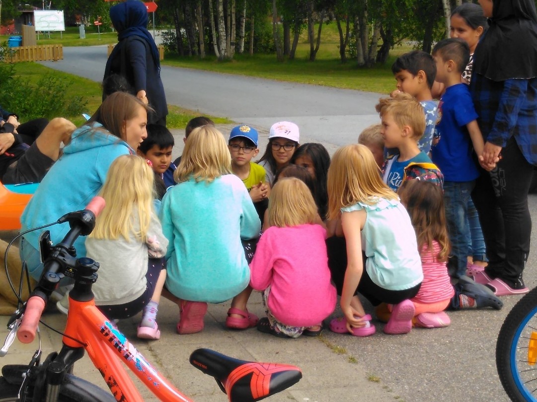Getting instructions about the treasure hunt