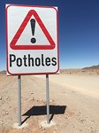 Op weg naar Sesriem, altijd gevaarlijk!!!!!