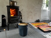 Koffie bij de kachel