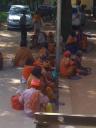 Wachten op eten in Ashram