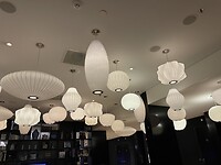 Lampenplafond hotel