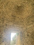 Uitgang plus gewelf tholos.