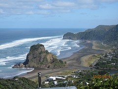 Piha beach nabij Kitekite falls